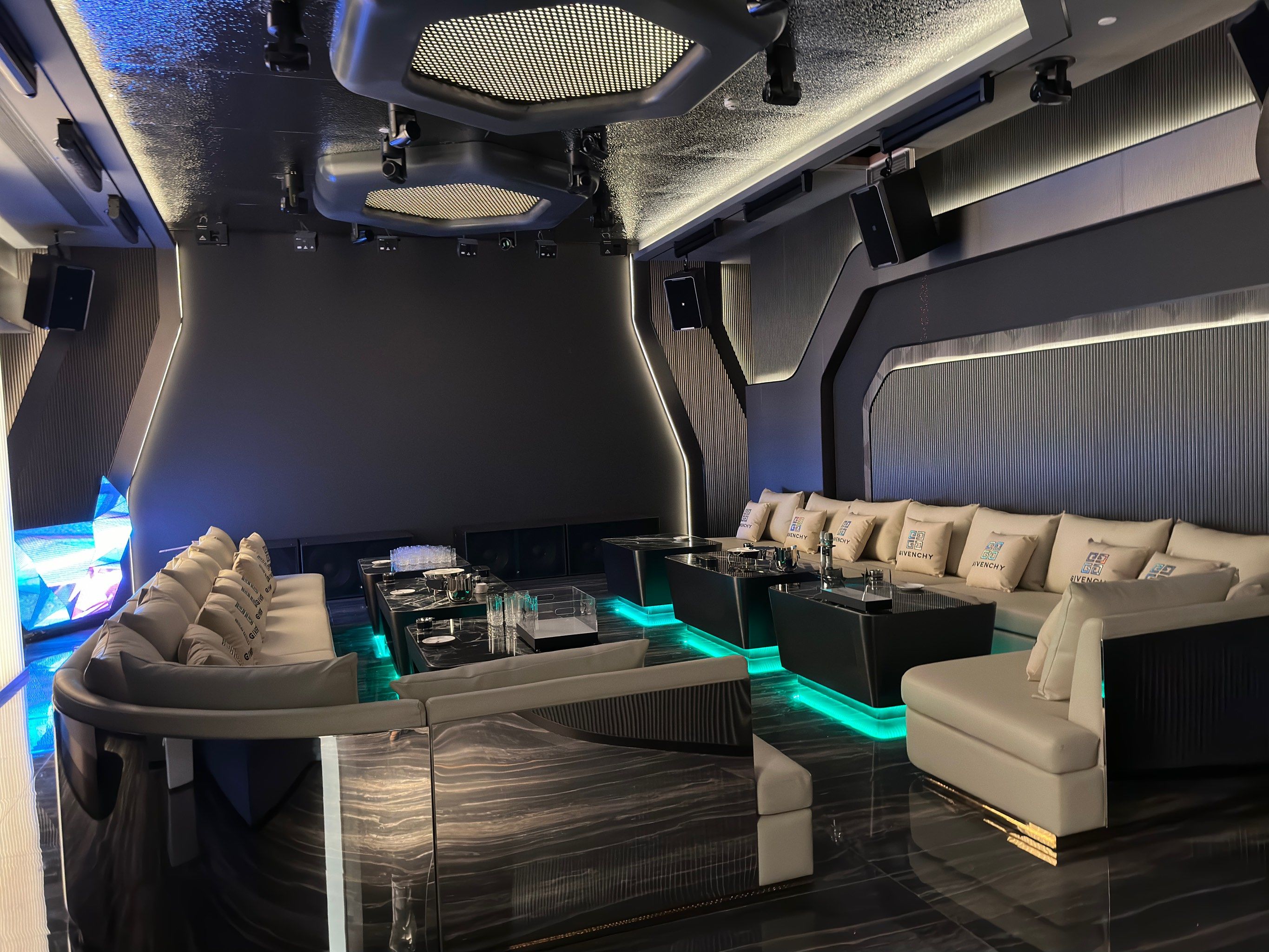 泰安商务ktv中低端旋风-新泰市ktv预定